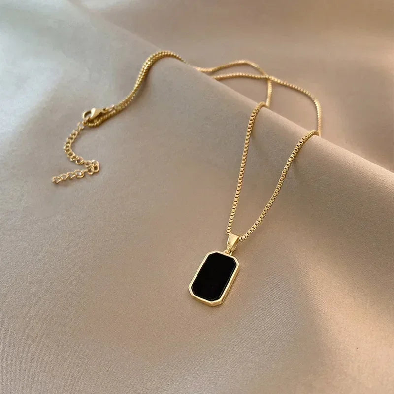 Exquisite Minimalist Black Square Pendant Necklace for Women Charm Necklace Trend Punk Choker Chains Jewelry Party Gifts